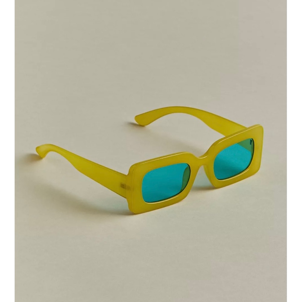 Urban Outfitters Trip chunky rectangle sunglasses